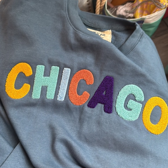 NWT SUPER COOL CHICAGO SWEATSHIRT! COMFY, SOFT AND WARM! - Picture 6 of 6